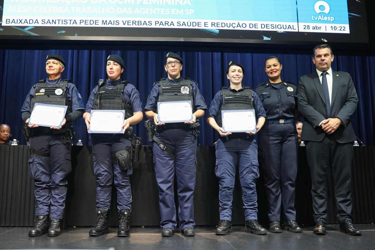 Deputado Estadual Fabia Faria de Sá homenageia mulheres da GCM em evento marcante