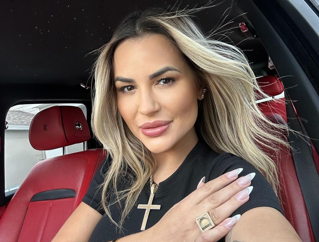 Deolane Bezerra, advogada e influencer, é processada por delegado da PCPE que a prendeu