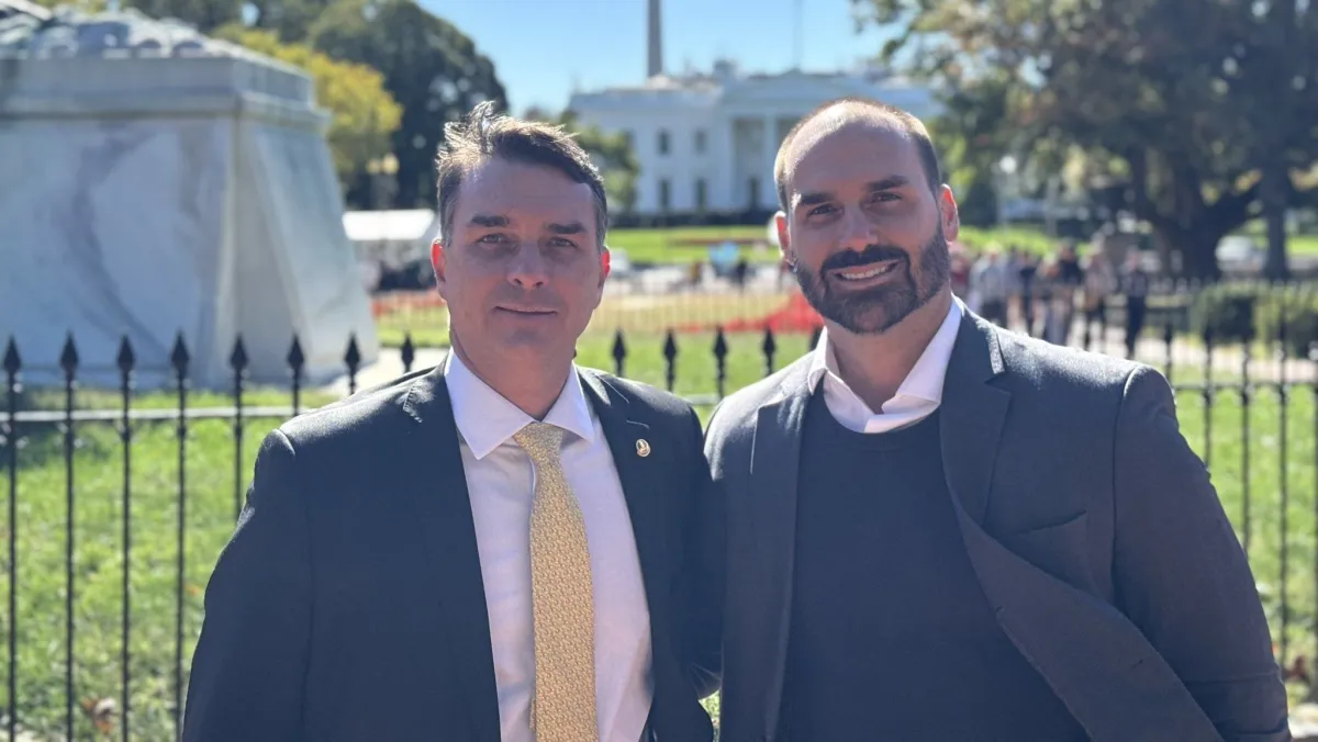 Flávio descarta Eduardo Bolsonaro, alvo de empresários, no Itamaraty