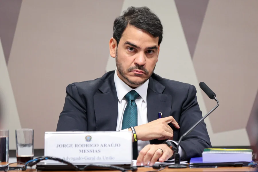 Senado rejeita Messias e impõe derrota histórica do governo Lula