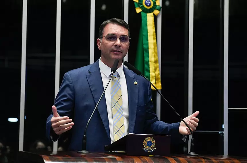 Flávio Bolsonaro abre vantagem sobre Lula no segundo turno e coloca Planalto em alerta 
