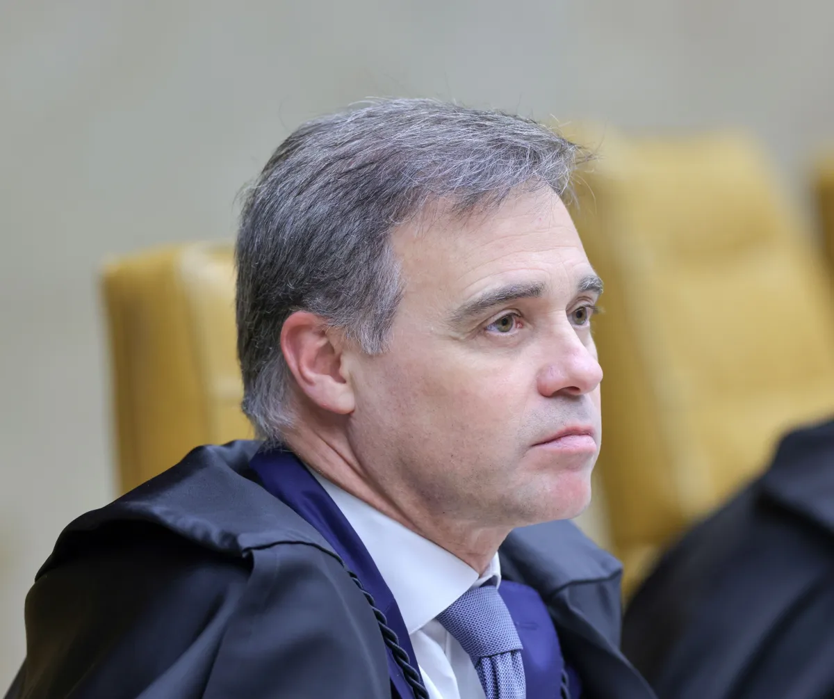 Mendonça se reúne com PF após vazamento de áudio de Flávio a Vorcaro