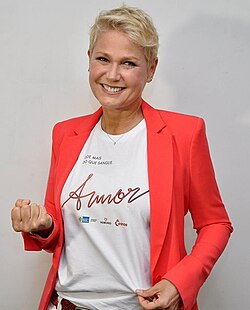 Xuxa detona após políticos proporem escala de trabalho de 52 horas