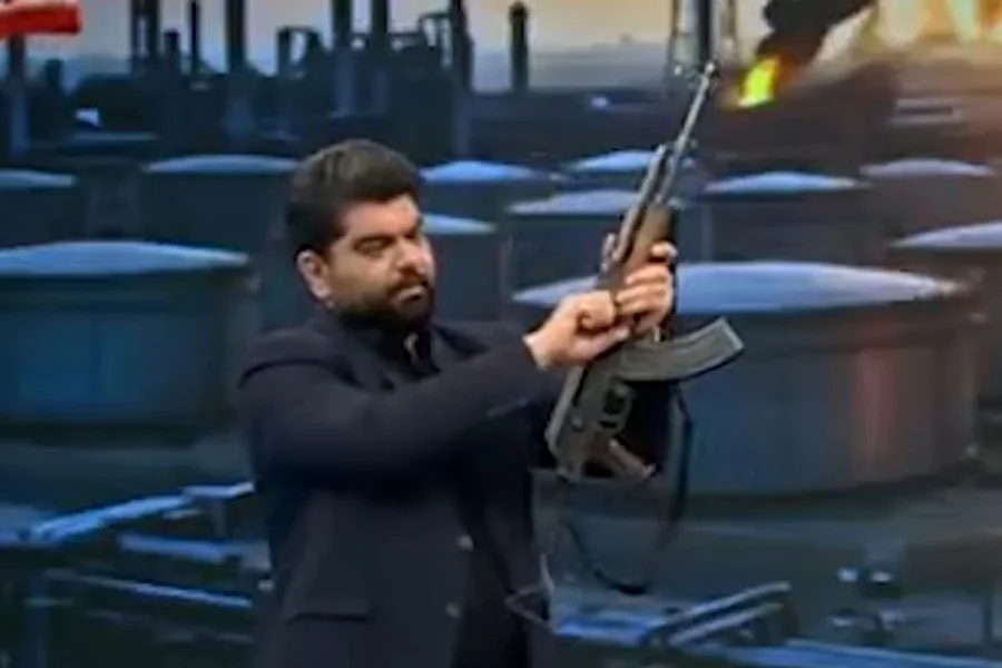 Apresentador de TV dispara fuzil durante transmissão ao vivo no Irã