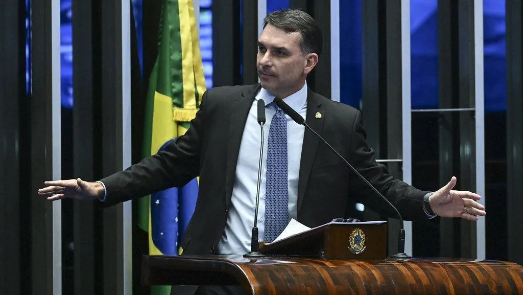 Flávio vê Desenrola como paliativo e culpa gastança