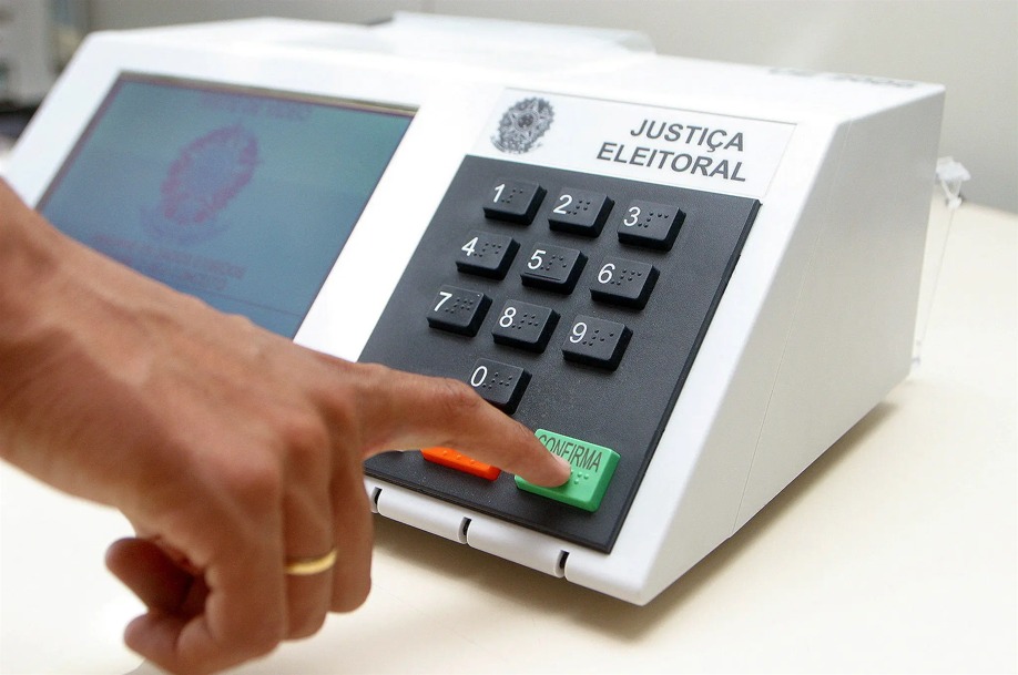 Dez PARTIDOS nanicos vão levar R$33 milhões do fundão