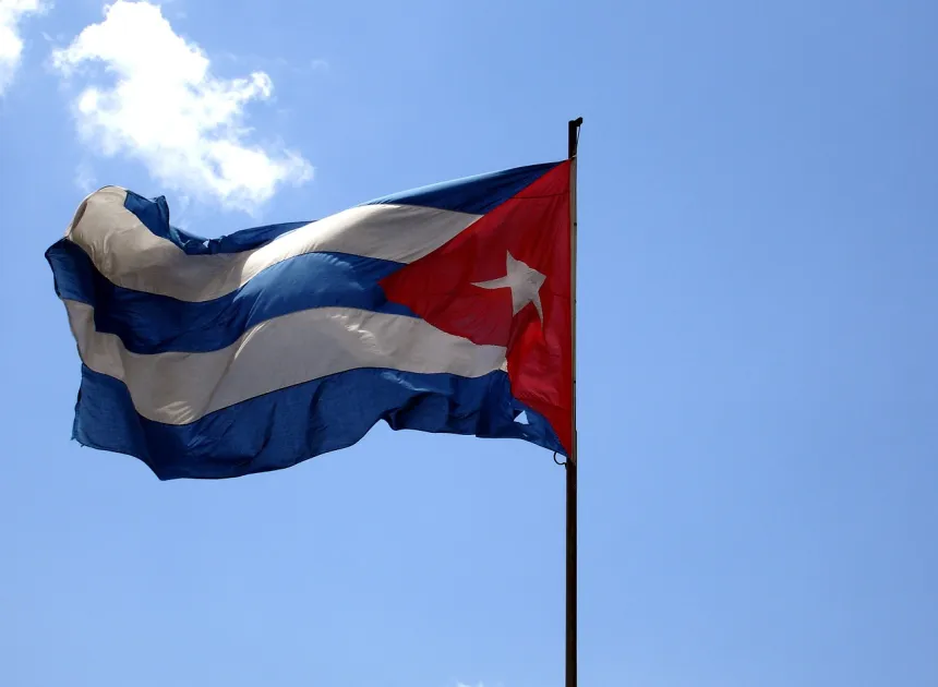 Cuba registra metade dos pedidos de refúgio no Brasil em 2025; Venezuela fica em 2º