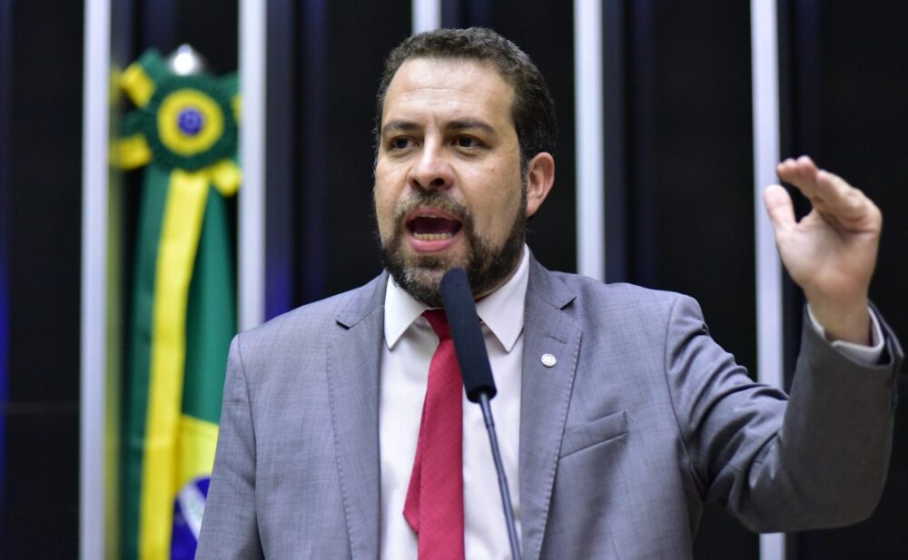 Boulos diz que crise entre Michelle e Flávio afeta campanha do PL