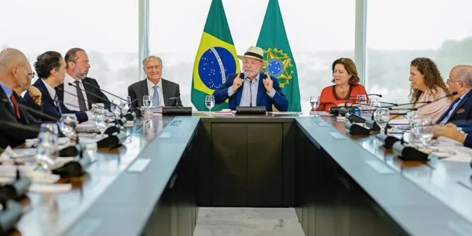Quem controla o futuro mineral do Brasil