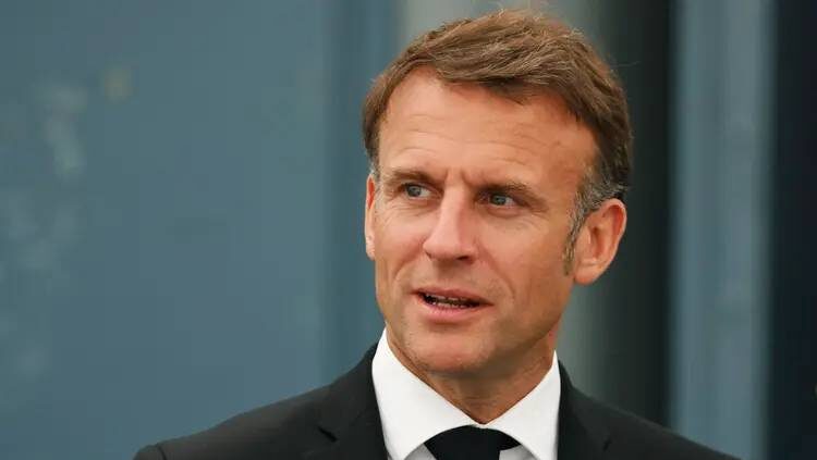 Síria anuncia visita de Macron após mudança de governo