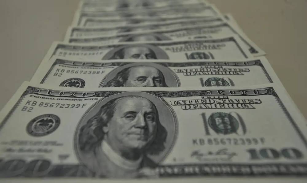 Dólar cai a R$ 5,17 com feriado nos Estados Unidos