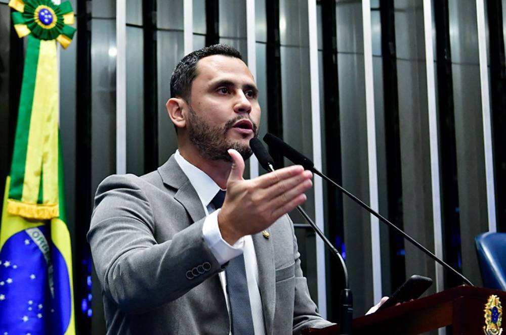 Cleitinho diz ter recebido oferta para desistir da disputa em MG