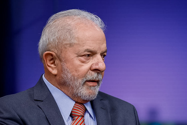 Lula ironiza retorno da seleção após eliminação na Copa