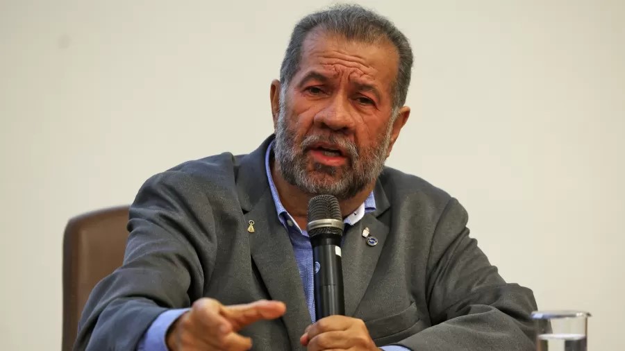 PDT oficializa apoio a Lula e Lupi critica rumo de Ciro