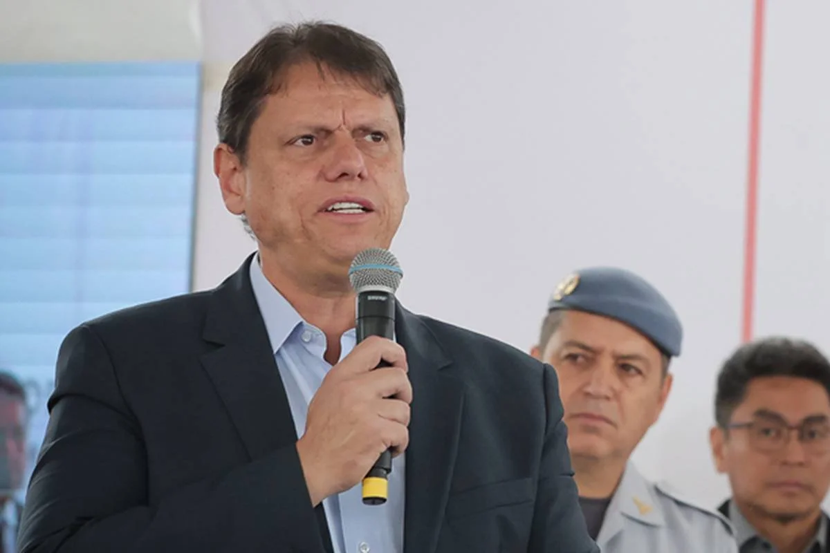 Carioca, Tarcísio ataca Tebet e Marina por tentarem se eleger em SP