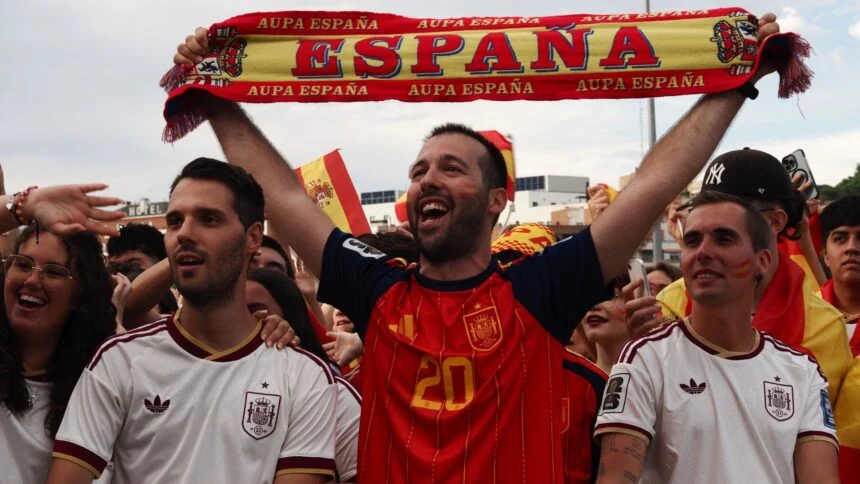 Espanha derruba França e volta à final da Copa do Mundo após 16 anos