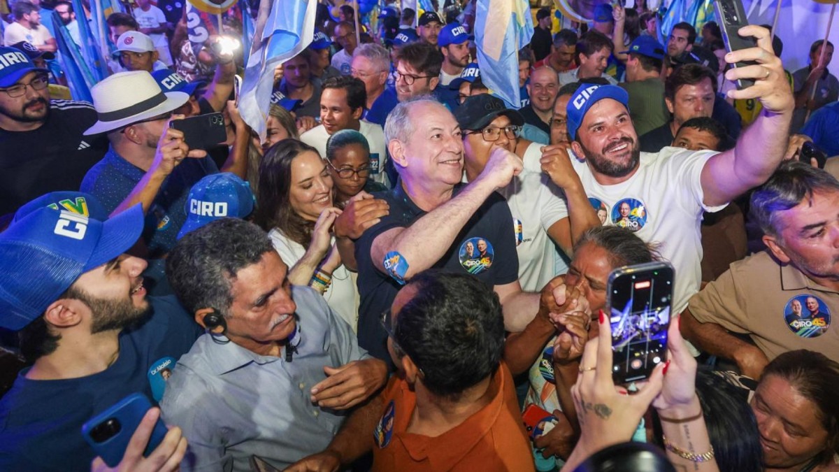 Ciro ressalta apoio de petistas do Interior e critica Camilo e Elmano: “Oportunistas são eles”