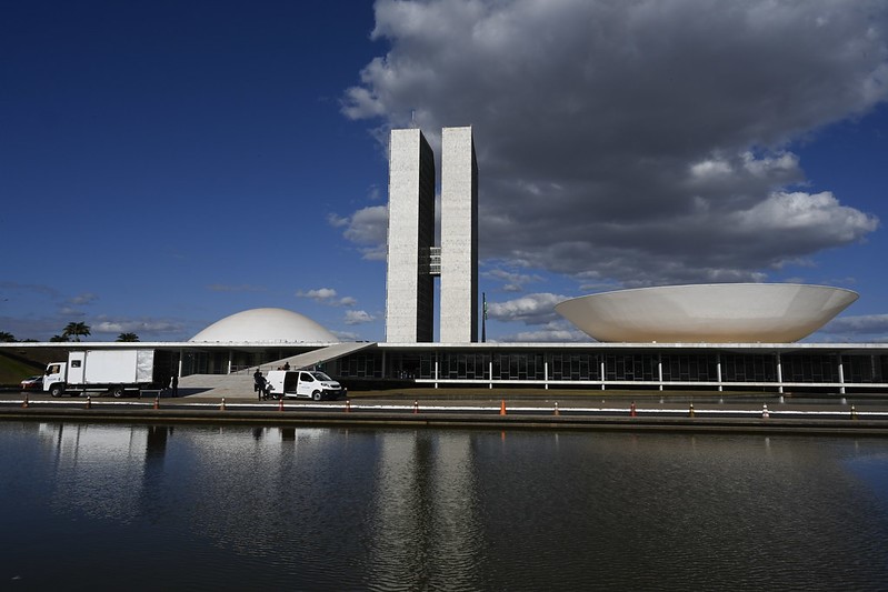 PL lidera número de candidatos competitivos ao Senado