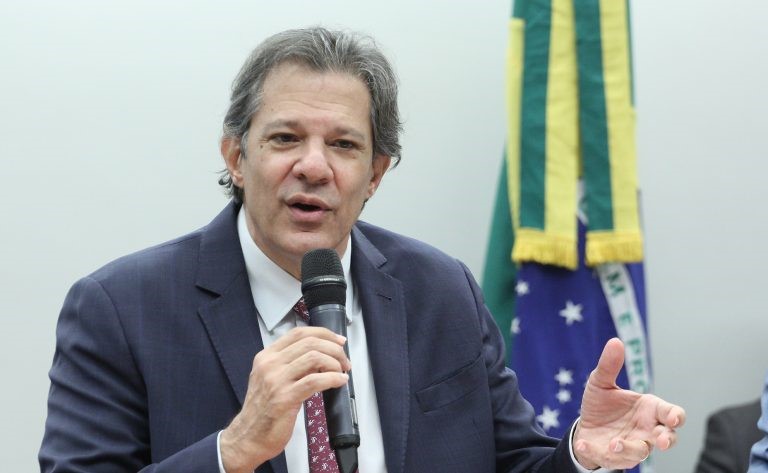 Haddad vê dificuldades jurídicas para reestatizar a Sabesp