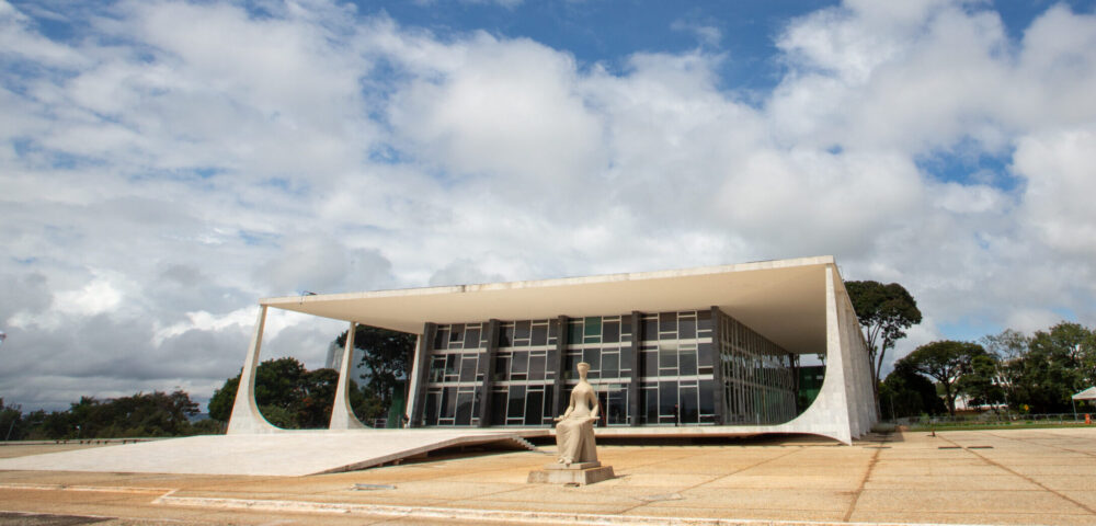 STF retoma julgamento sobre tributação de lucros no exterior com impacto de R$ 22 bilhões