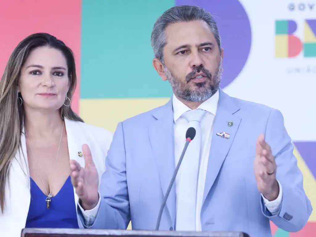 Elmano liga Ciro ao bolsonarismo e culpa Rio por facções