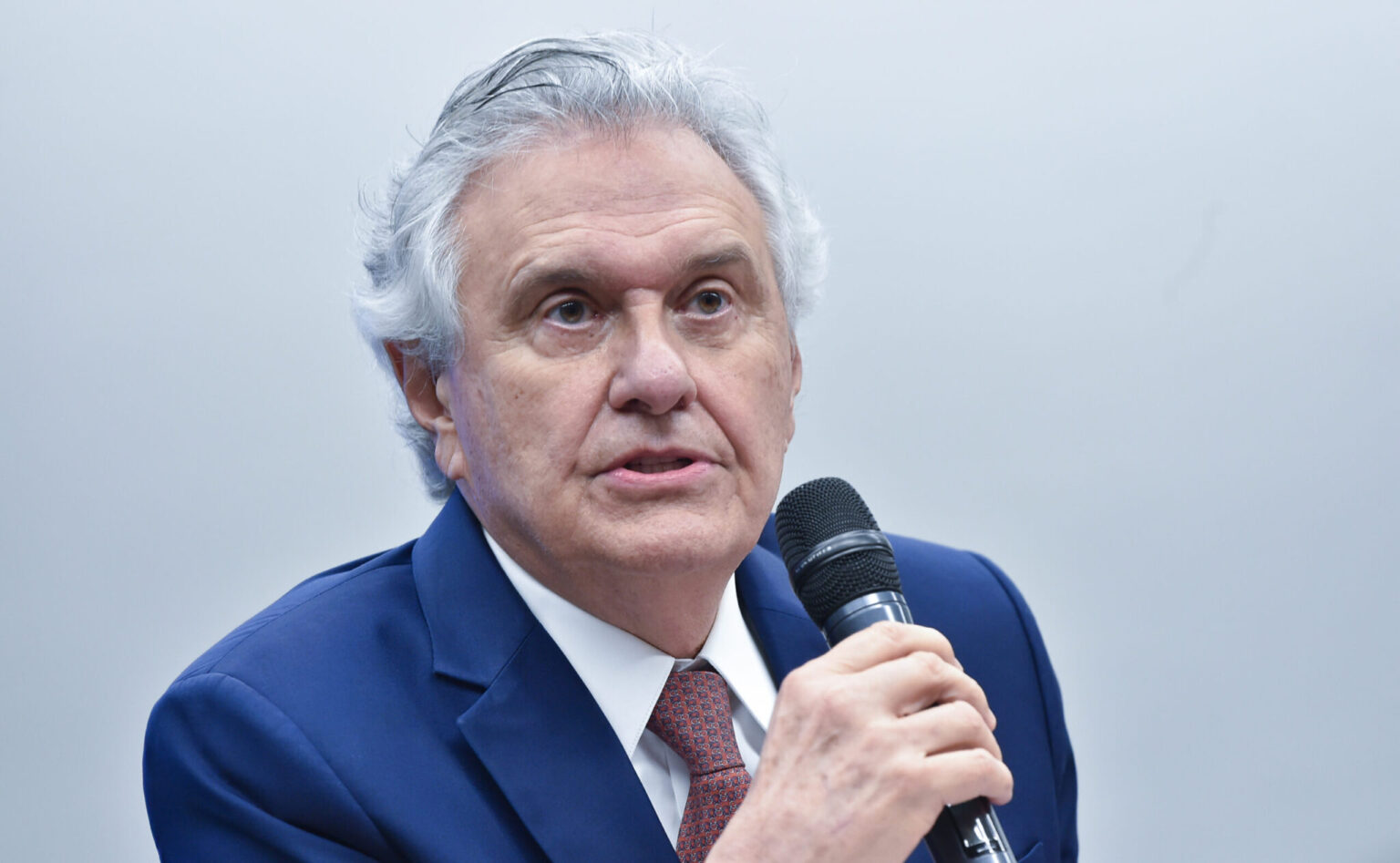 “Flávio não pode dizer que relação com Vorcaro é página virada”, diz Caiado