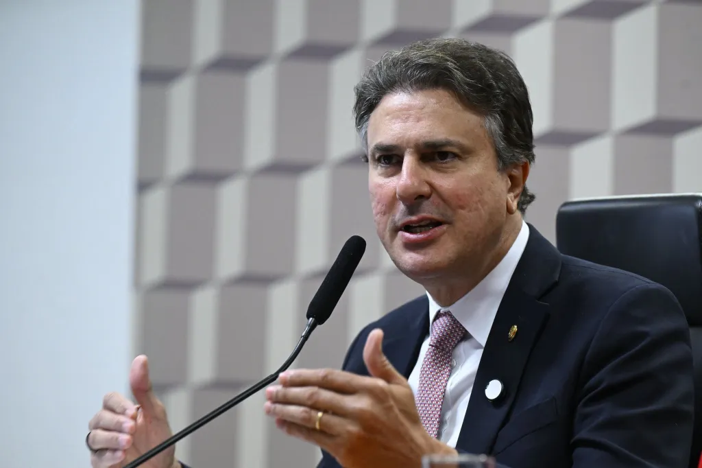Camilo pede a Alcolumbre votação da PEC da Segurança nesta semana