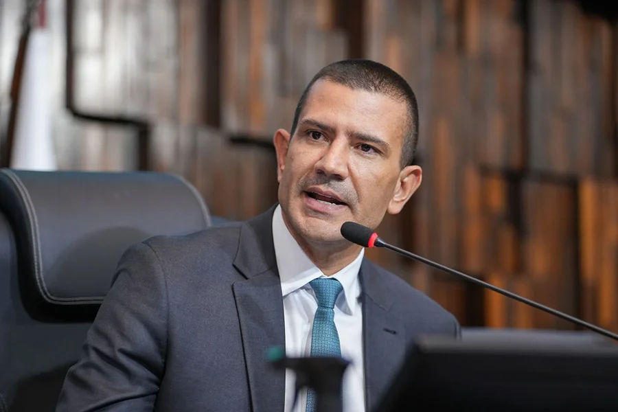 TRE-RJ confirma eleição de Douglas Ruas no primeiro turno após retotalização