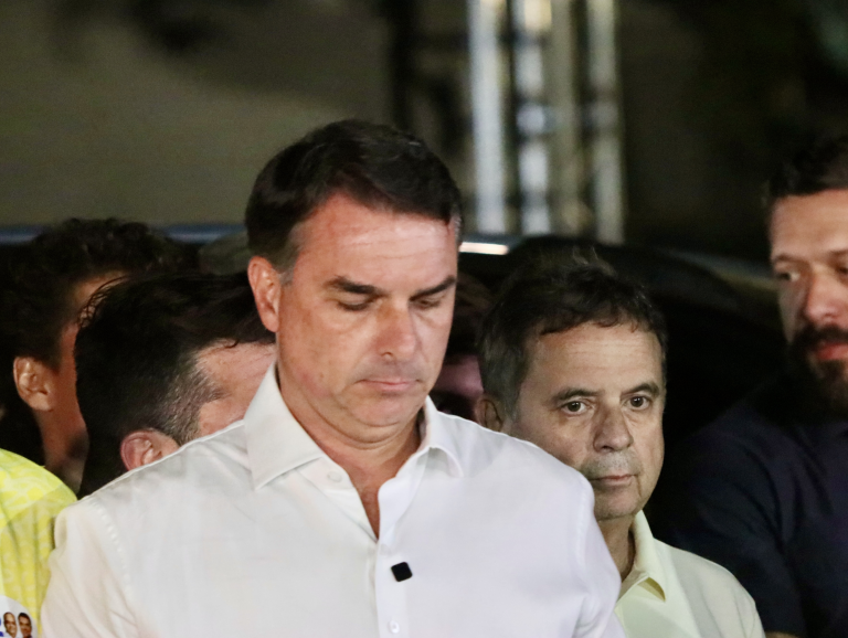 Flávio diz que vai liderar oposição, mas pedirá cassação de ‘chapa eleita’ do Lula