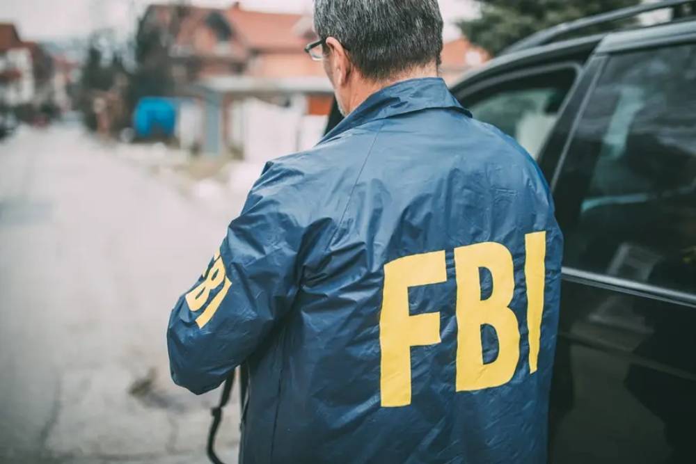 FBI alerta para golpes com inteligência artificial antes das eleições nos EUA