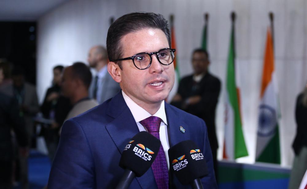 Hugo Motta defende respeito ao Estado Democrático de Direito após segundo turno