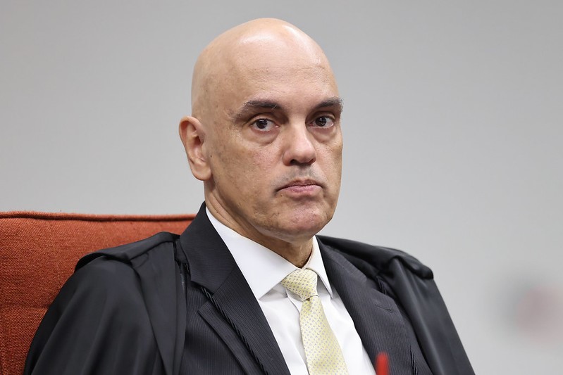 Flávio pede a Moraes acesso a inquérito que apura lavagem