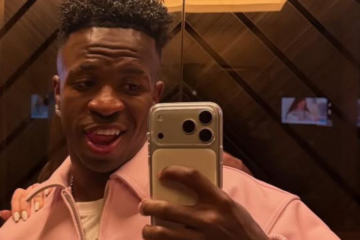 Vini Jr. posta música de Drake e web vê indireta para Virginia