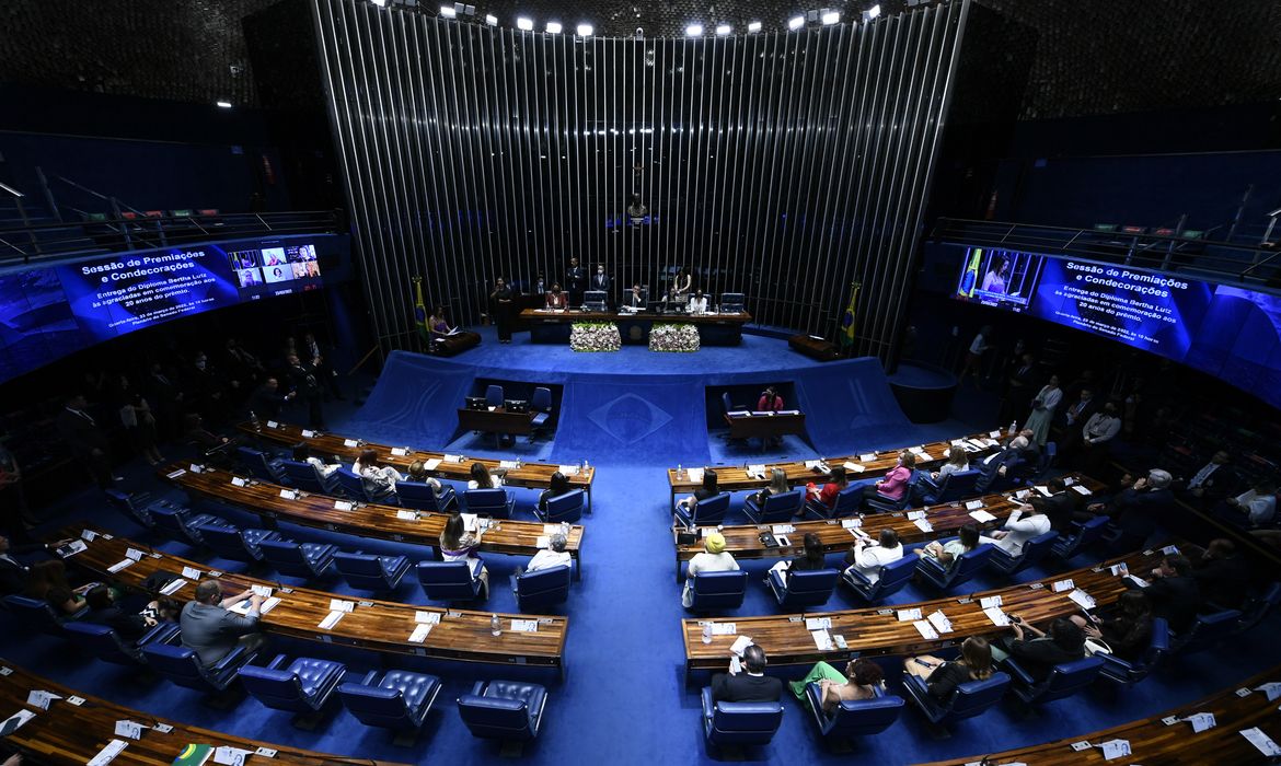 Partidos do Centrão reconhecem vitória de Lula e isolam Flávio Bolsonaro