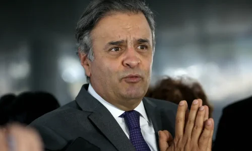 Aécio diz querer ‘PSDB vivo’, mas cita avô: ‘Aventura eu não corro’