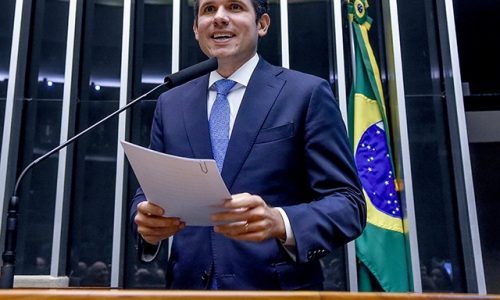 Escala 6×1: reduzir jornada de trabalho é promoção de saúde, diz Hugo