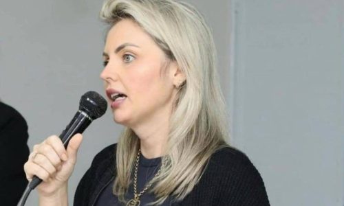DC oficializa Clariana Barão como candidata à Presidência