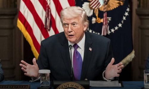 Helicóptero de Trump fica perto de avião da Embraer nos EUA
