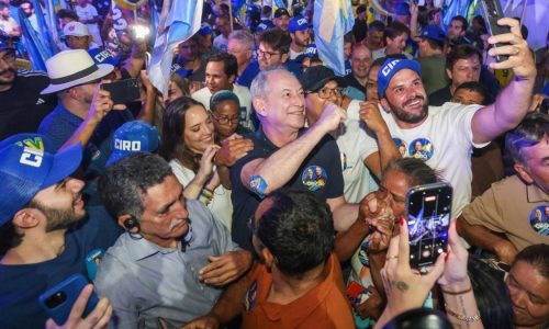 Ciro ressalta apoio de petistas do Interior e critica Camilo e Elmano: “Oportunistas são eles”