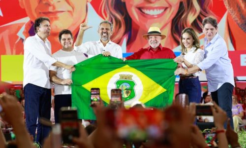 Lula participa da convenção que oficializa Elmano, Gabriella Aguiar e Cid Gomes no Ceará