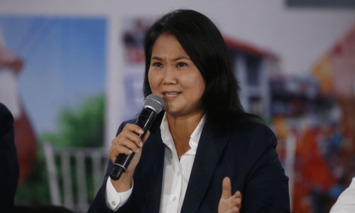 Keiko Fujimori toma posse e promete “encarar a realidade” do Peru