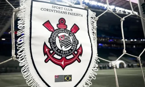 Corinthians deve mais que rivais juntos, mas tem menor receita