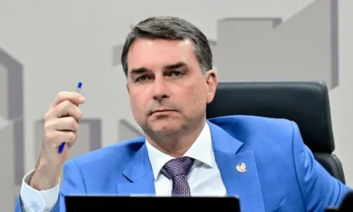 PL confirma novos nomes para comunicação de campanha de Flávio Bolsonaro