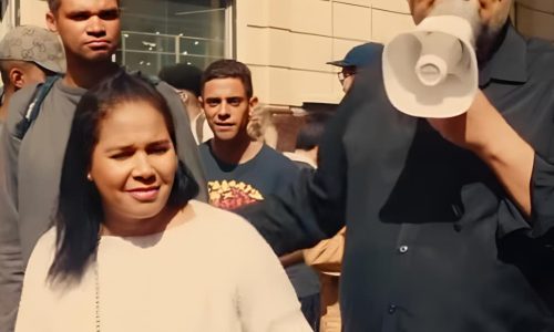 Geraldo Luís surpreende e anuncia pré-candidatura a deputado federal no meio da multidão na 25 de Março