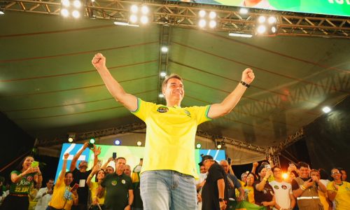 Chance de vitória de Flávio dispara e chega a 62% nas apostas da Polymarket e Kalshi