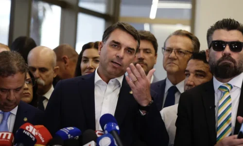 Em meio a desgaste, Flávio diz que enviou carta pedindo para que EUA evitem tarifas