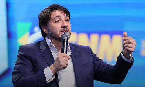 Justiça manda Peninha retirar vídeo que liga Renan Santos a drogas