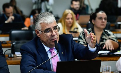 CPI das BETS (CPIBETS) realiza reunião para ouvir depoimento de testemunhas. 

A comissão tem a finalidade de investigar, no prazo de cento e trinta dias, a crescente influência dos jogos virtuais de apostas online no orçamento das famílias brasileiras, além da possível associação com organizações criminosas envolvidas em práticas de lavagem de dinheiro, bem como o uso de influenciadores digitais na promoção e divulgação dessas atividades. 

Em pronunciamento, à bancada, senador Eduardo Girão (Novo-CE).

Foto: Geraldo Magela/Agência Senado