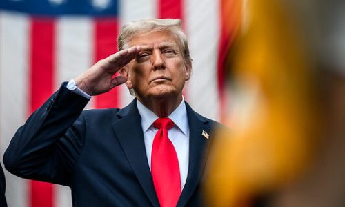 Trump impõe tarifa de 15% sobre polissilício importado pelos EUA