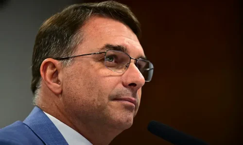 ‘Falta de apoio’ no PL abre crise na campanha de Flávio Bolsonaro